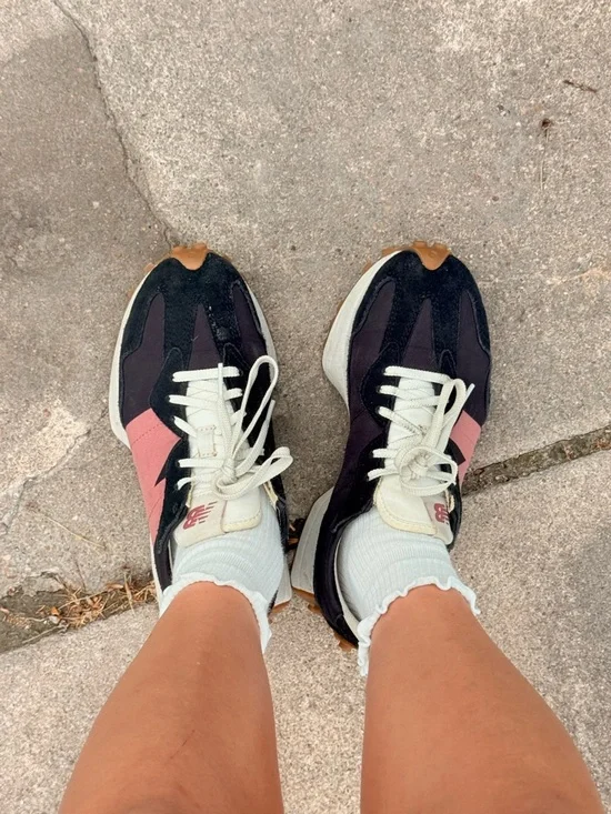 New Balance 327 Women’s Black & Pink Retro Style Sneakers - Picture 7 of 8